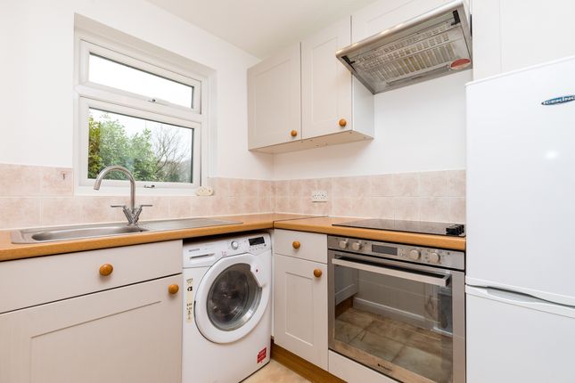 37 Gorringes Brook, Horsham photo 3