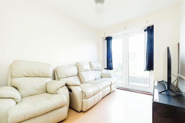 8, Swallow Walk, Hornchurch photo 5