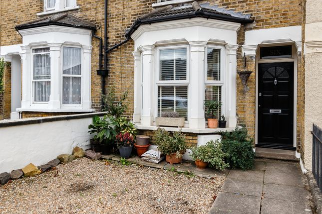 Plum Lane, London photo 2