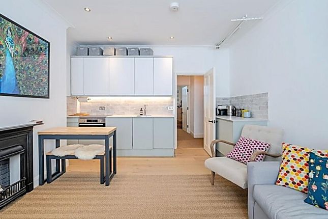Flat 40A, 40A, Orsett Terrace, London photo 2