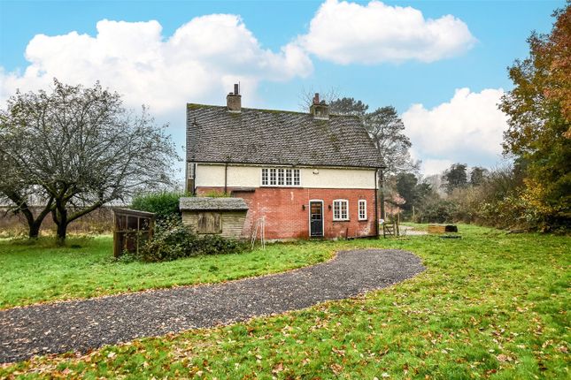 Cottage for sale in Champneys, Wigginton, Tring