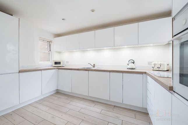Maisonette for sale in Sawyers Grove, Brentwood