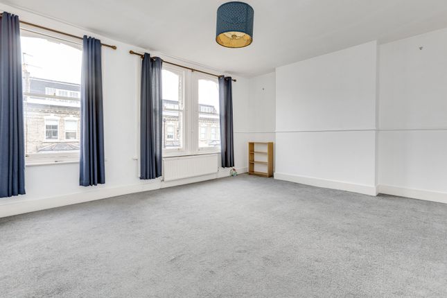 Flat to rent in Radipole Road, Fulham