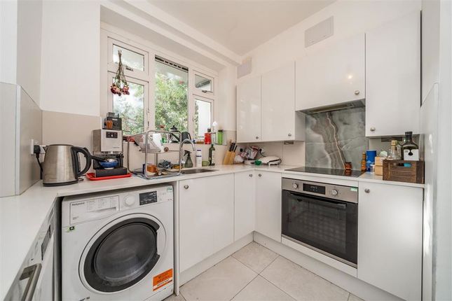 Flat 2 Mark House, Sewardstone Road, London photo 3