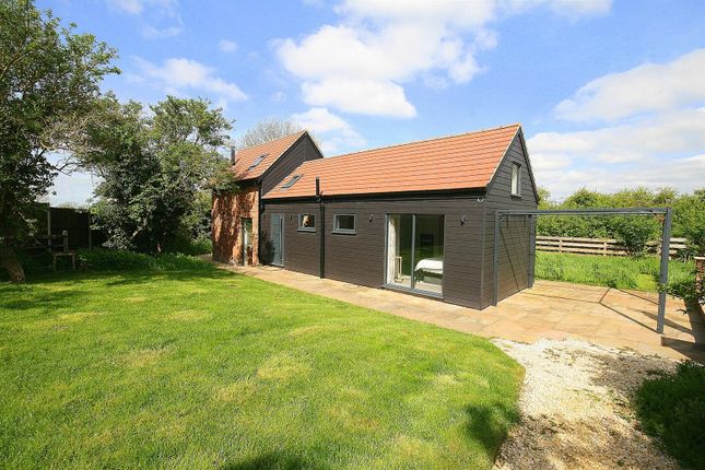 Thumbnail Barn conversion for sale in The Old Stables, Totternhoe, Bedfordshire
