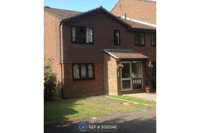 Sequoia Park, Brighton Road Southgate, Crawley photo 2