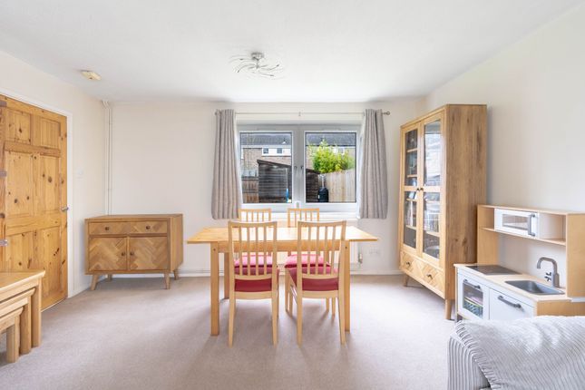 63 Magdalene Close, Cambridge photo 4