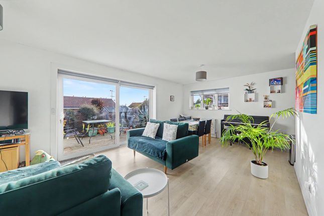 73 Adur Avenue, Worthing photo 2