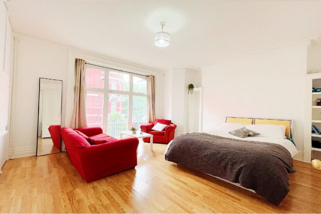 Room to rent in Cabbell Street, London