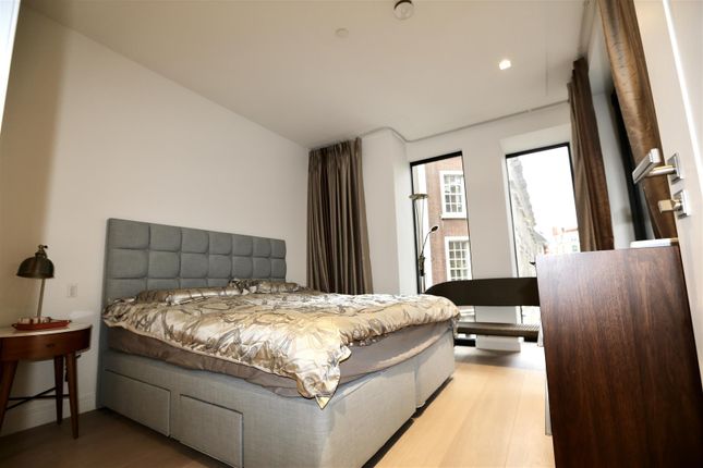 Flat to rent in Lincoln Square, Strand