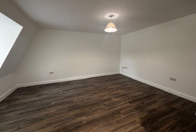 Flat 5 Living Room 1