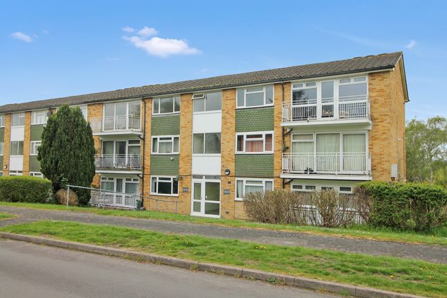 2-bed flat on 47B Fraser Road, Kings Worthy, Winchester, £165,000