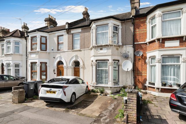 Flat for sale in Cecil Road, Ilford
