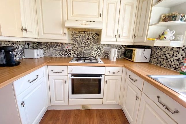 4 Essex House, Quaker Lane, Waltham Abbey photo 2