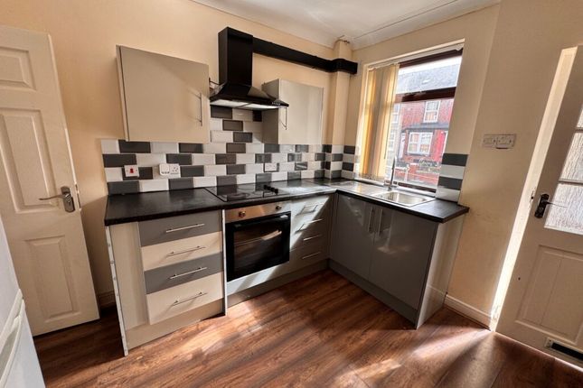 17, St Hildas Mount, Leeds photo 2
