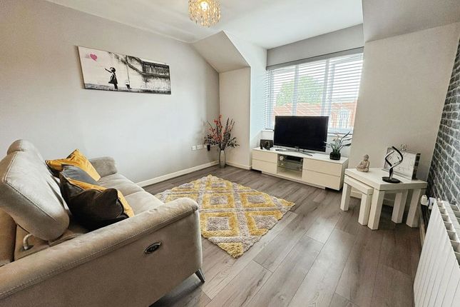 49, White Swan Close, Newcastle Upon Tyne photo 2