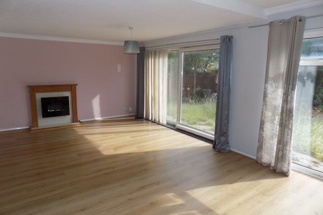 8, Derwent Gardens, Ashbourne photo 2