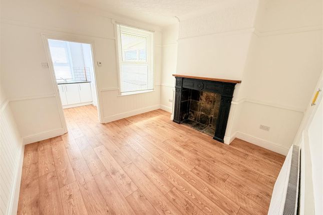 12, Orchard Street, Doncaster photo 3