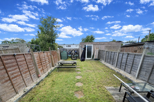 180, Farmborough, Milton Keynes photo 4