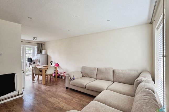 25, Hillbrow Lane, Ashford photo 4