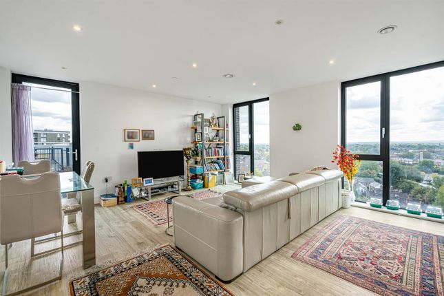 Flat 63, Kempton House, 122, High Street, Surrey photo 2