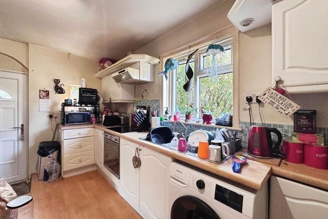165, Bradford Road, Otley photo 3