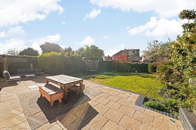 10, Winsford Road, London photo 2