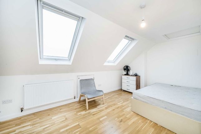 First Floor Flat, 45, Herbert Gardens, London photo 5