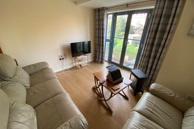 Flat 23 Castle Locks,, KIDDERMINSTER photo 3