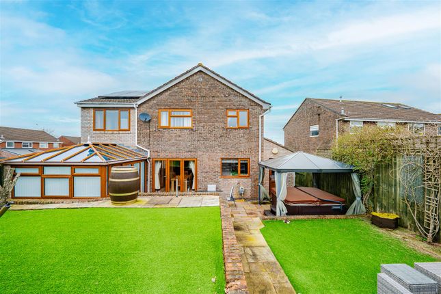 19, Sherbourne Close, Barry photo 4