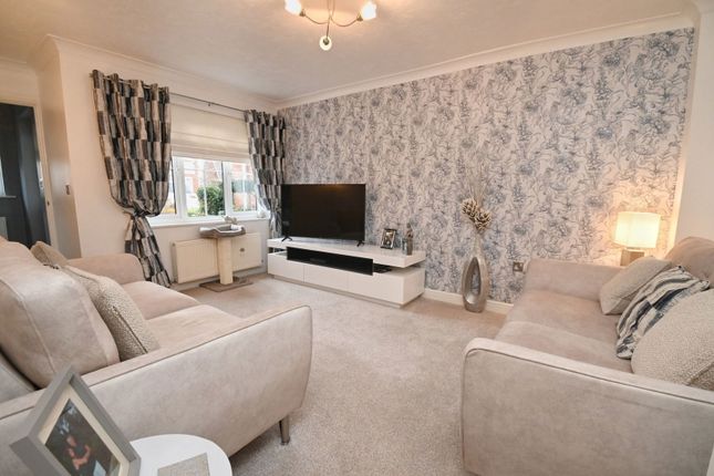 5, Loscoe Grove, Rotherham photo 2