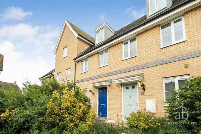 Terraced house to rent in Hares Close, Kesgrave, Ipswich