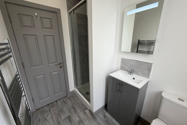 102, West Street, Rotherham photo 5