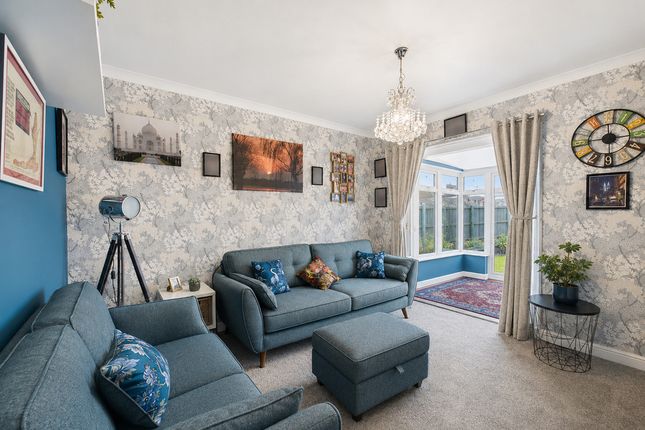 13, Heilsburg Road, Canvey Island photo 4