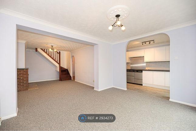 Catherine Close, Pilgrims Hatch, Brentwood photo 4
