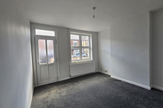 11, Howard Street, Sutton-In-Ashfield photo 3