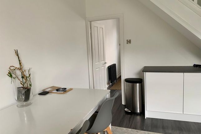 9, Joynson Street, Sale photo 4