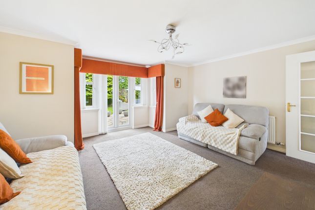 38, Thorntree Drive, Coatbridge photo 3
