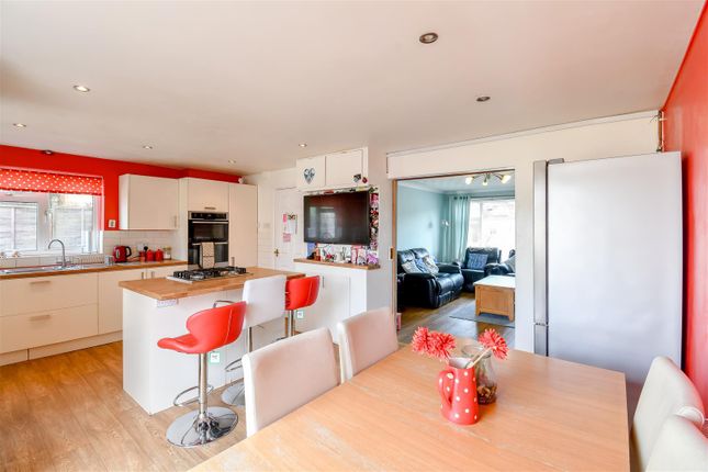 23, Liscum Way, Barry photo 4