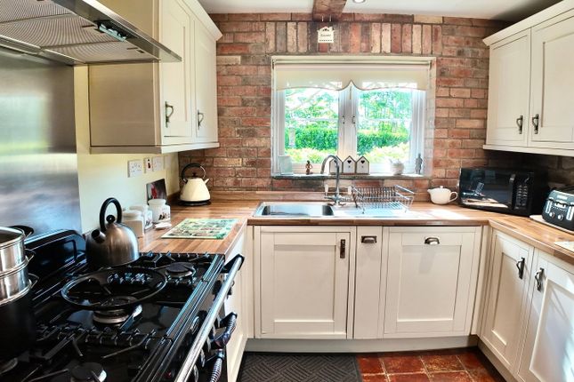 Hillside Cottage, Cwmbran photo 4