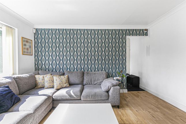 Flat for sale in Chaseville Park Road, London