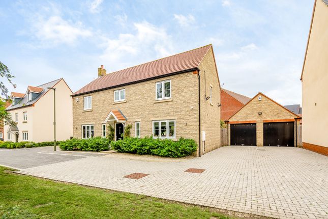 Thumbnail Detached house for sale in Wetherby Road, Bicester