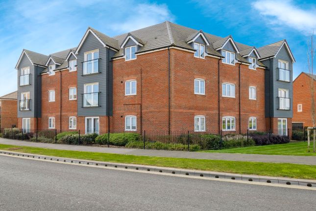 Flat for sale in Sandpiper Road, Chichester, West Sussex