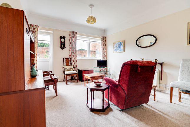 25, The Priory, Redbourn photo 2