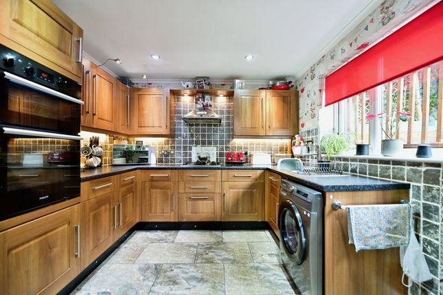 6, Deanhead Court, Sheffield photo 3