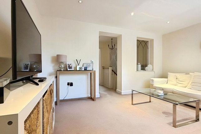 1, Oakcot Gardens, Reading photo 3