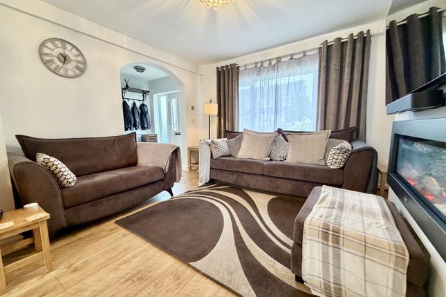 White Rose Avenue, Leeds photo 3
