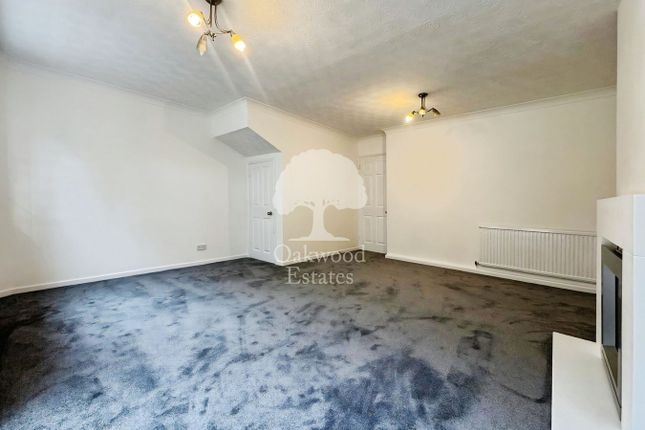 8, Garnet Close, Slough photo 4