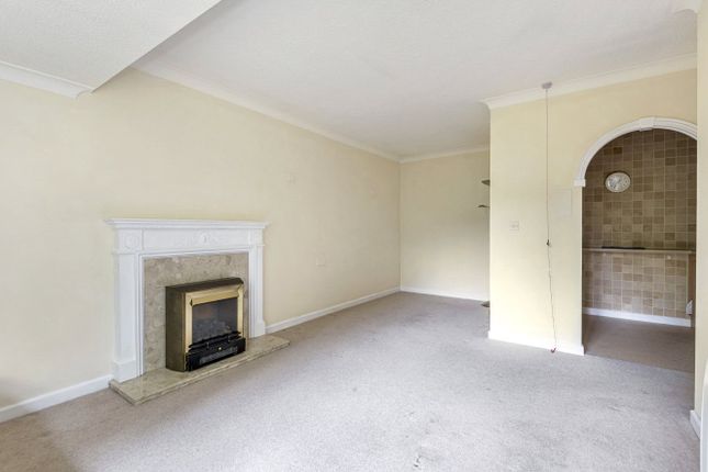 22, West Court, Burpham photo 2