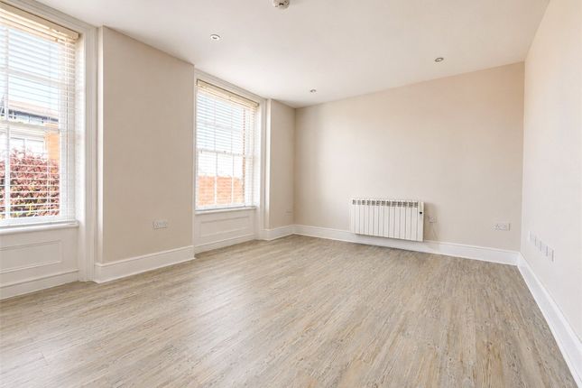 Flat 5, Parmenter House,, Tower Street, Hampshire photo 2